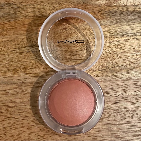 MAC Glow Play Blush in Blush, Please - Picture 2 of 8
